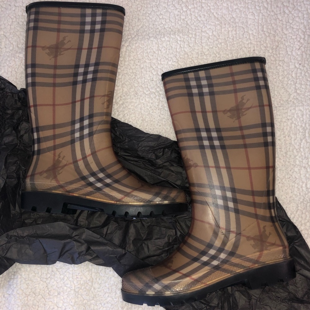 Authentic BURBERRY RAIN BOOTS